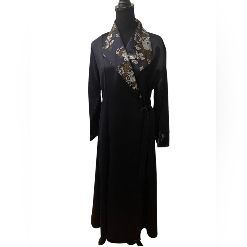 Vintage Jones New York  Coat/dress/Robe With Pockets